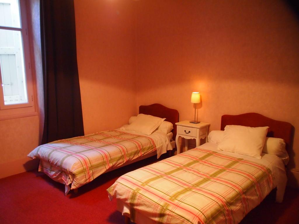 Hotel Emma Calve Millau Quarto foto