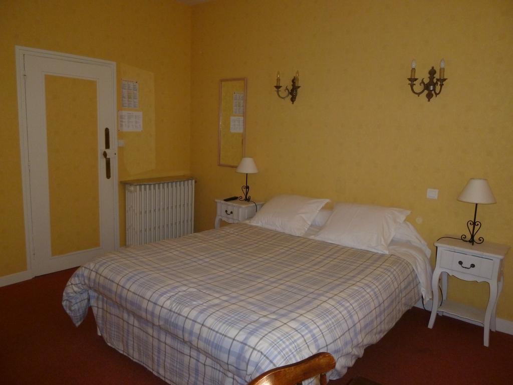 Hotel Emma Calve Millau Quarto foto